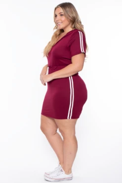 Plus Size Sporty Varsity Stripe Hoodie Dress - Burgundy 4 Plus Size Sporty Varsity Stripe Hoodie Dress - Burgundy -Kitchensuppliesdeal curvy sense dresses plus size sporty varsity stripe hoodie dress burgundy 29254183420001